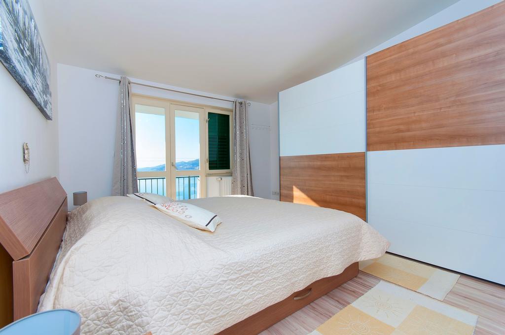 Apartment Lelas โอมิช ภายนอก รูปภาพ