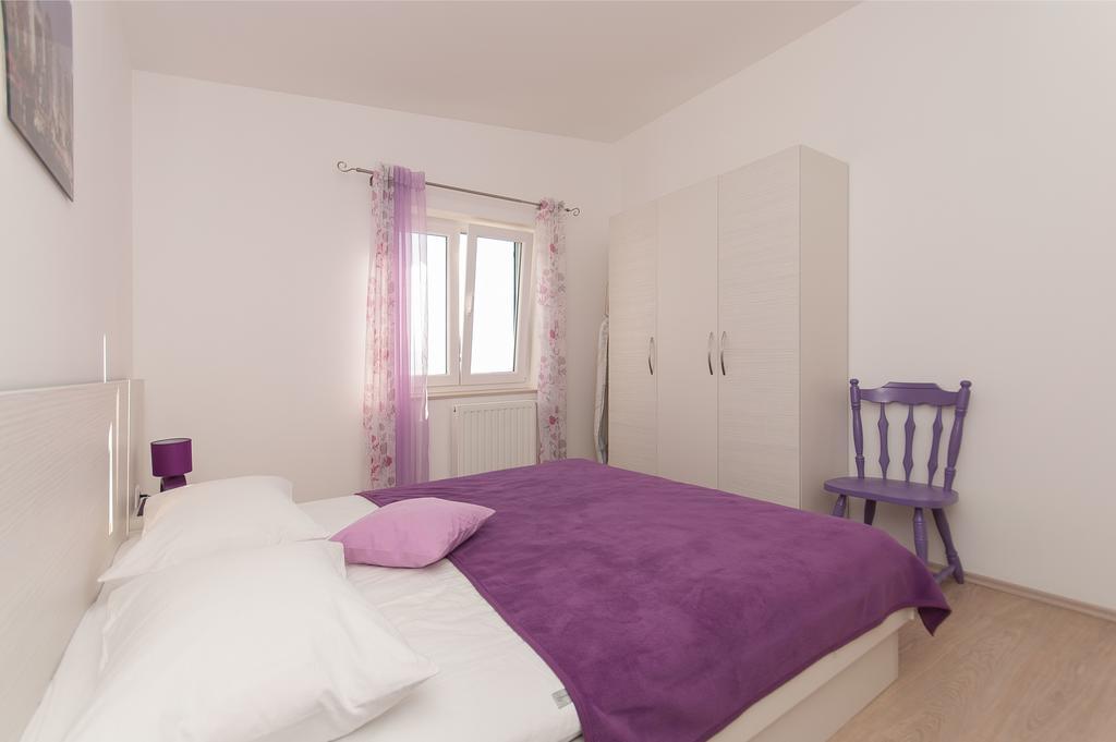 Apartment Lelas โอมิช ภายนอก รูปภาพ