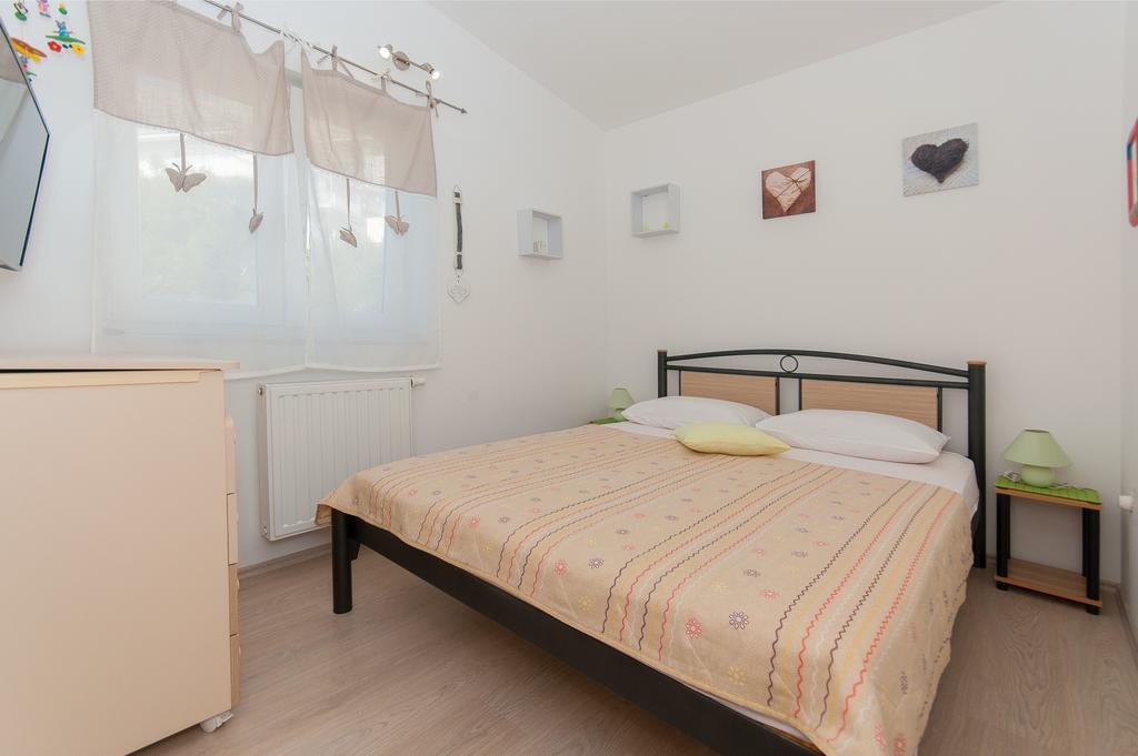 Apartment Lelas โอมิช ภายนอก รูปภาพ
