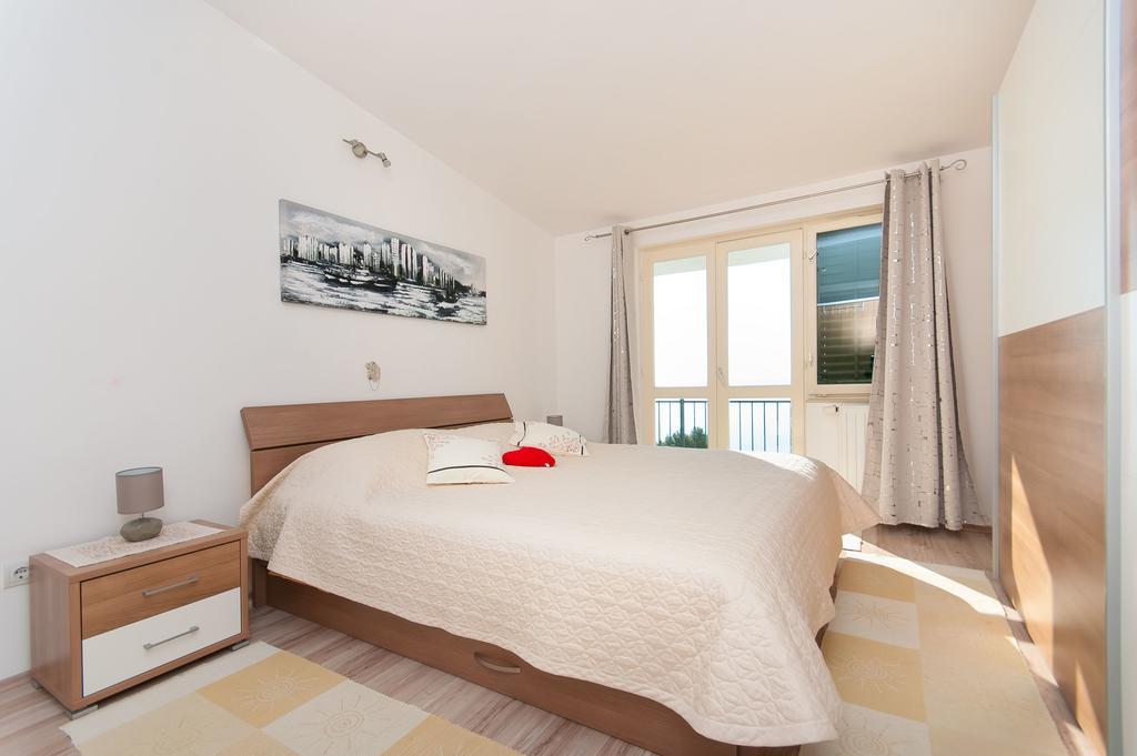Apartment Lelas โอมิช ภายนอก รูปภาพ